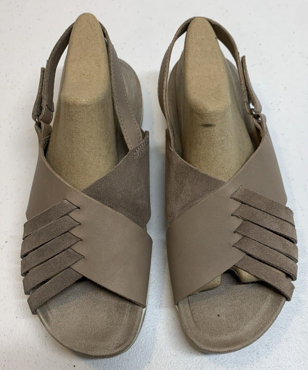 Earth Origins Suzie Sandals Womens 9 Taupe Lightweight Woven Casual Flats - Picture 2 of 9